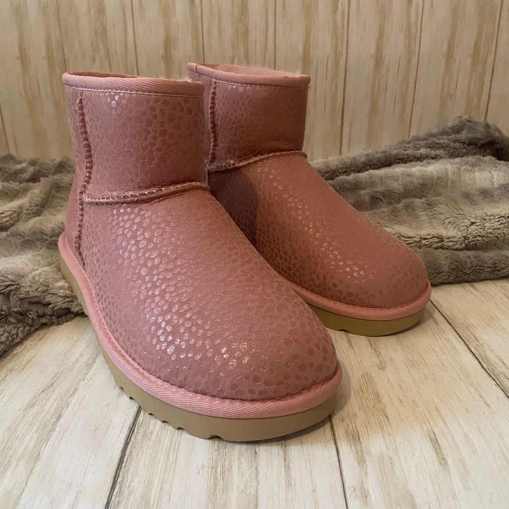 UGG PINK SNOW LEOPARD BOOTS NWOT